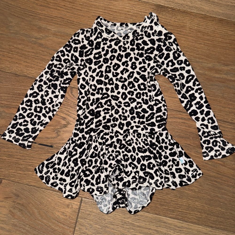 Posh peanut Leopard Print Long Sleeve Dress